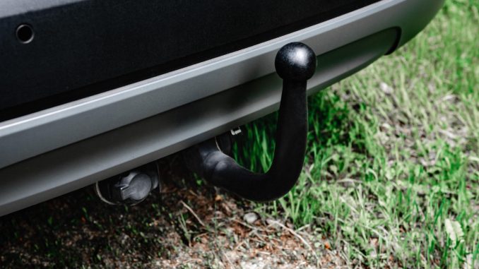 trailer-hitch-towbar-black-car